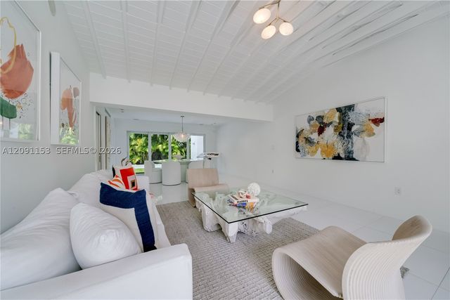 475 Woodcrest Rd, Key Biscayne, FL 33149