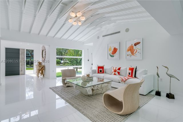 475 Woodcrest Rd, Key Biscayne, FL 33149