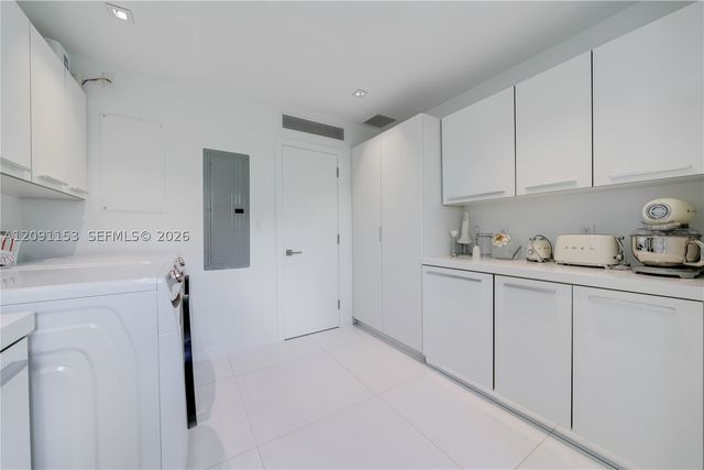 475 Woodcrest Rd, Key Biscayne, FL 33149