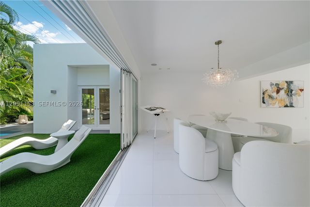 475 Woodcrest Rd, Key Biscayne, FL 33149