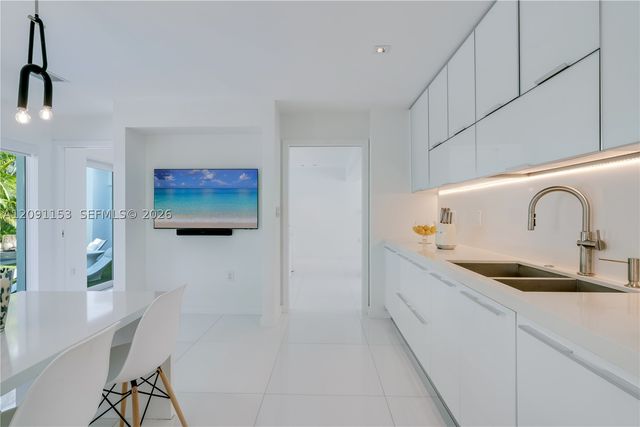 475 Woodcrest Rd, Key Biscayne, FL 33149
