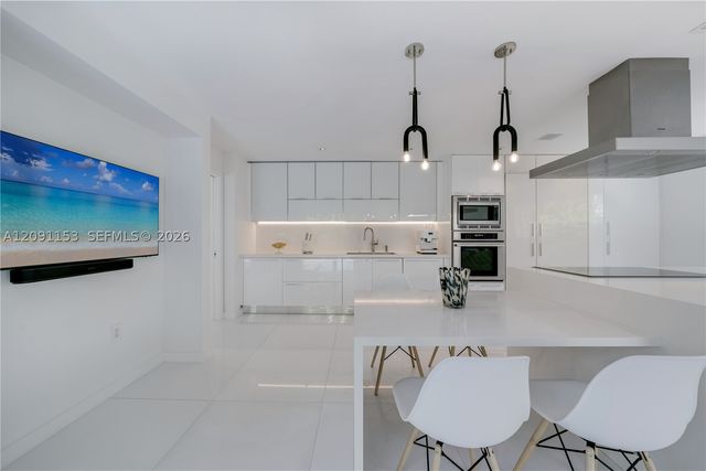 475 Woodcrest Rd, Key Biscayne, FL 33149