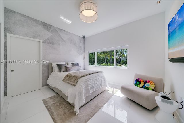 475 Woodcrest Rd, Key Biscayne, FL 33149