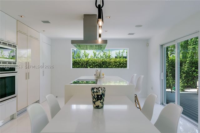 475 Woodcrest Rd, Key Biscayne, FL 33149
