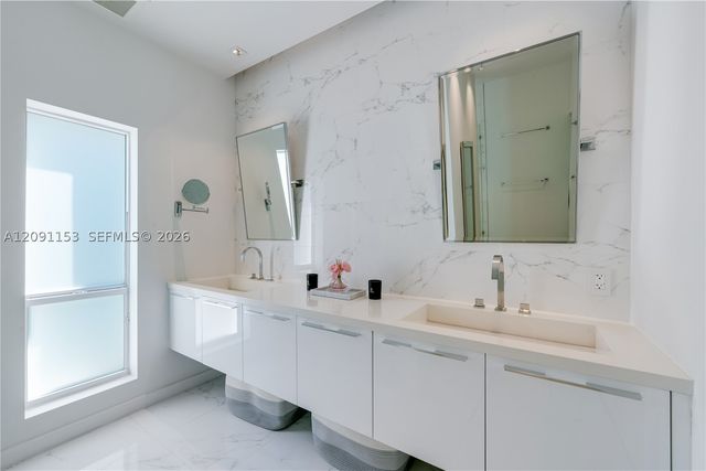 475 Woodcrest Rd, Key Biscayne, FL 33149
