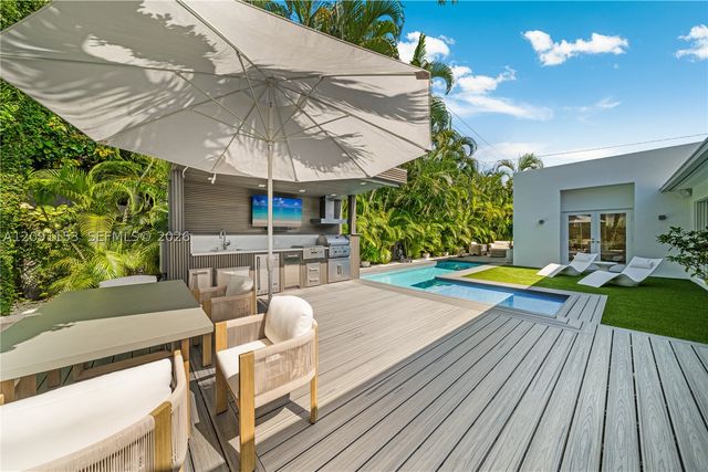 475 Woodcrest Rd, Key Biscayne, FL 33149