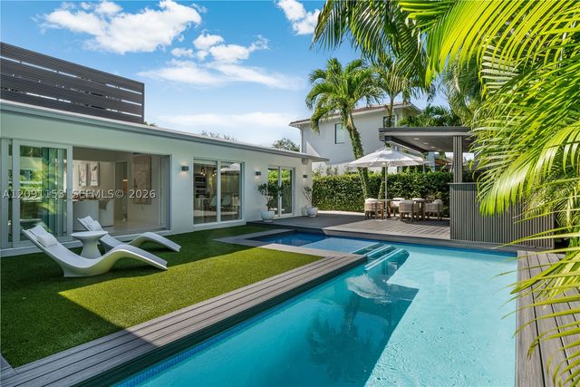 475 Woodcrest Rd, Key Biscayne, FL 33149