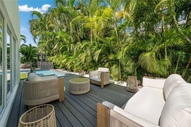 475 Woodcrest Rd, Key Biscayne, FL 33149