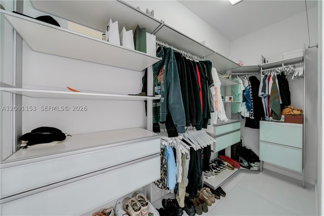 475 Woodcrest Rd, Key Biscayne, FL 33149