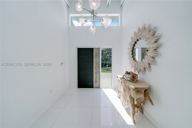 475 Woodcrest Rd, Key Biscayne, FL 33149