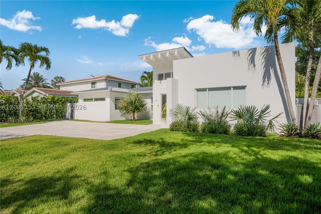 475 Woodcrest Rd, Key Biscayne, FL 33149