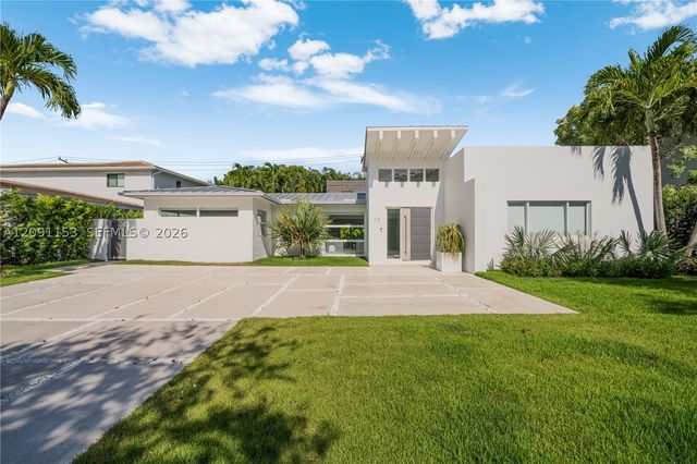475 Woodcrest Rd, Key Biscayne, FL 33149