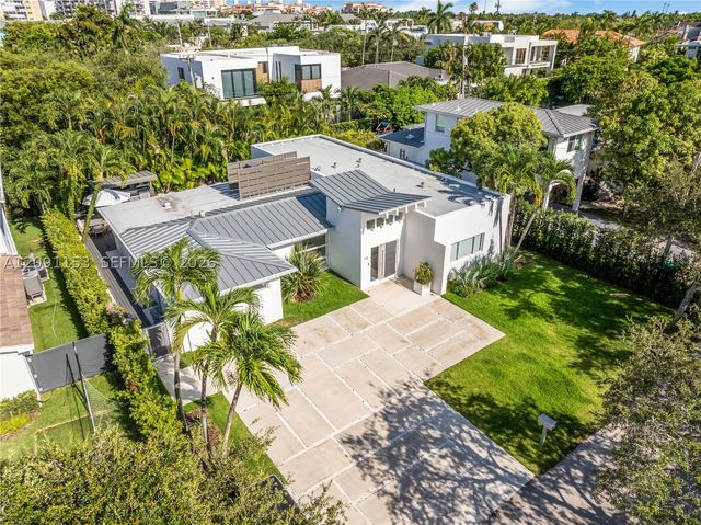 475 Woodcrest Rd, Key Biscayne, FL 33149