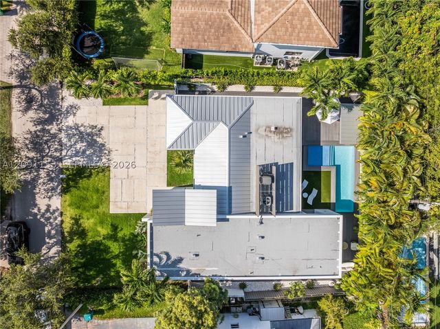 475 Woodcrest Rd, Key Biscayne, FL 33149