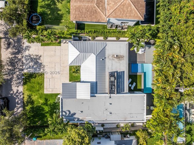 475 Woodcrest Rd, Key Biscayne, FL 33149