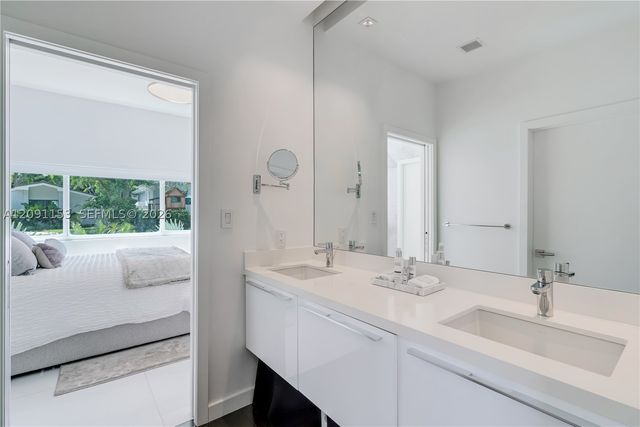475 Woodcrest Rd, Key Biscayne, FL 33149