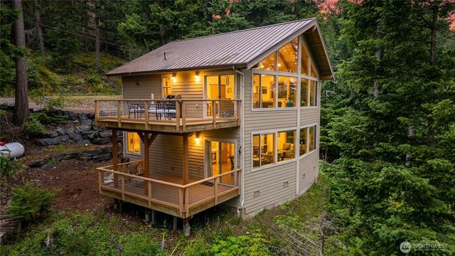 2986 Hales Passage Drive, Lummi Island, WA 98262