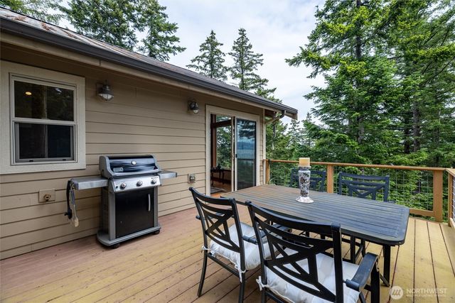 2986 Hales Passage Drive, Lummi Island, WA 98262