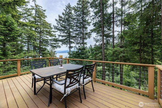 2986 Hales Passage Drive, Lummi Island, WA 98262