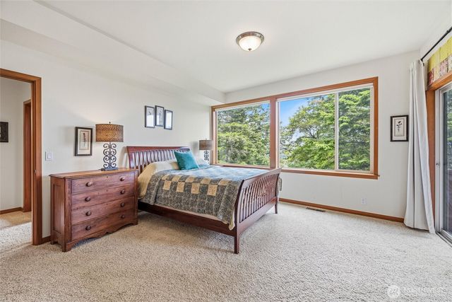 2986 Hales Passage Drive, Lummi Island, WA 98262
