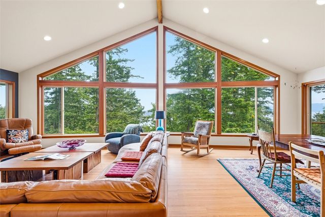 2986 Hales Passage Drive, Lummi Island, WA 98262