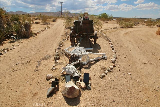 1910 Artesia Avenue, Landers, CA 92285