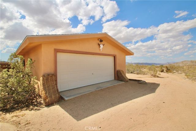 1910 Artesia Avenue, Landers, CA 92285