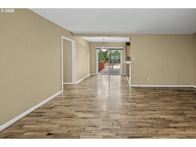 2100 WAHCLELLAH Ave, Vancouver, WA 98661