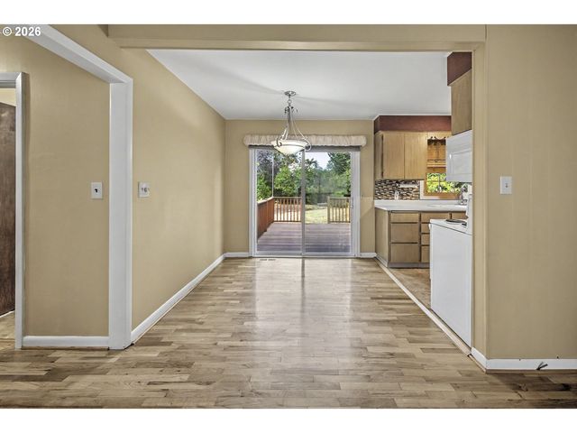 2100 WAHCLELLAH Ave, Vancouver, WA 98661