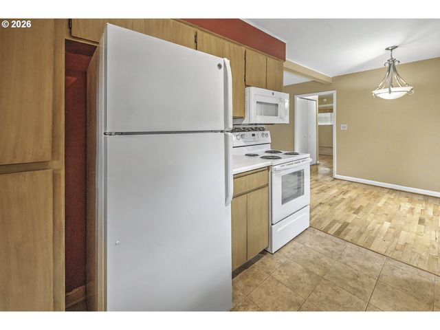 2100 WAHCLELLAH Ave, Vancouver, WA 98661