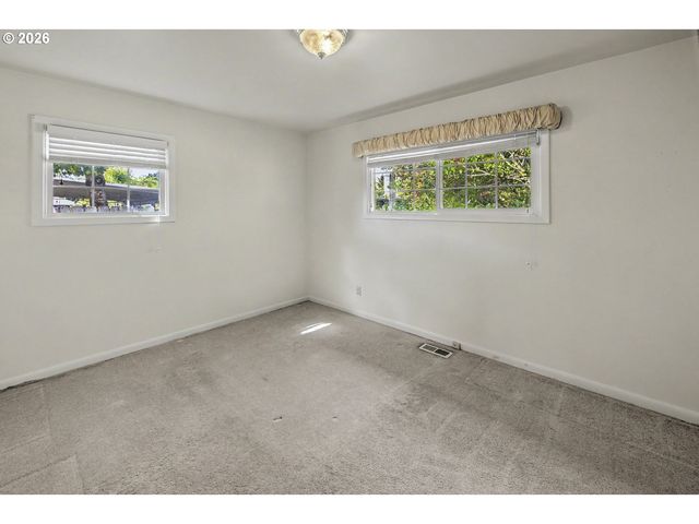 2100 WAHCLELLAH Ave, Vancouver, WA 98661