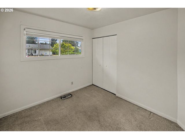 2100 WAHCLELLAH Ave, Vancouver, WA 98661
