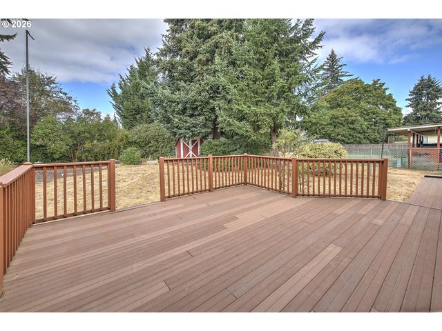 2100 WAHCLELLAH Ave, Vancouver, WA 98661