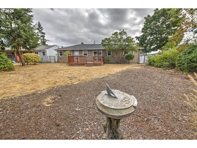 2100 WAHCLELLAH Ave, Vancouver, WA 98661