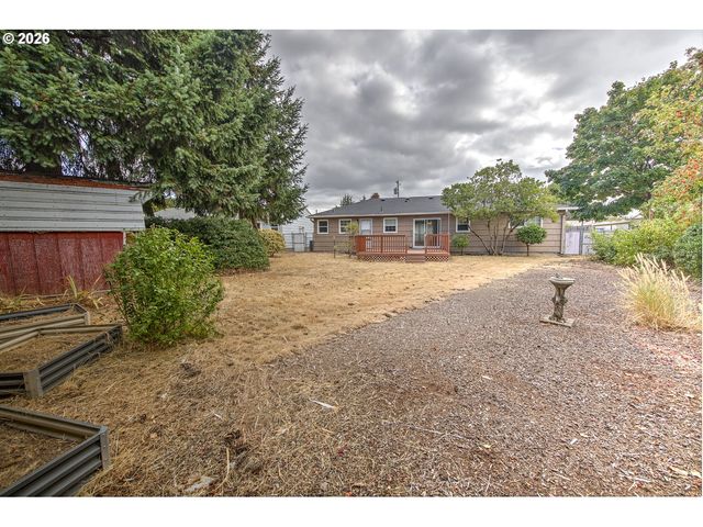 2100 WAHCLELLAH Ave, Vancouver, WA 98661