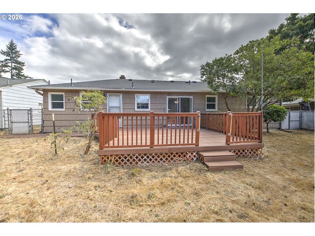 2100 WAHCLELLAH Ave, Vancouver, WA 98661