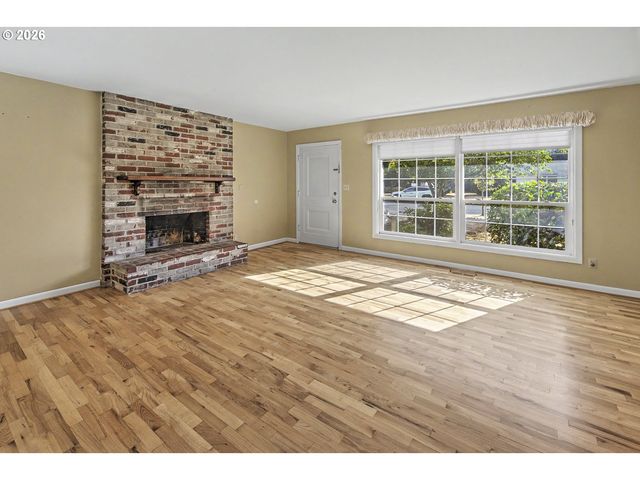 2100 WAHCLELLAH Ave, Vancouver, WA 98661
