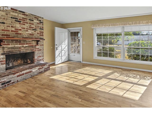 2100 WAHCLELLAH Ave, Vancouver, WA 98661