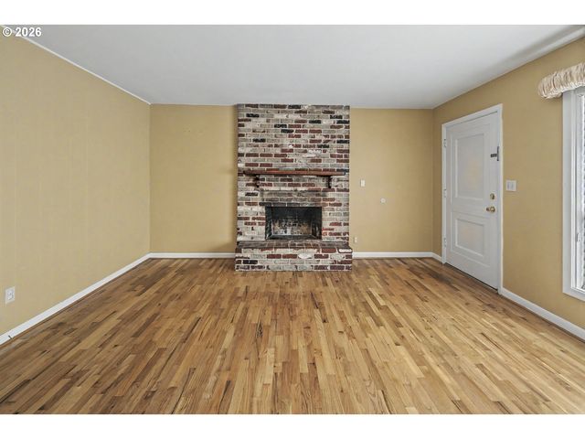 2100 WAHCLELLAH Ave, Vancouver, WA 98661