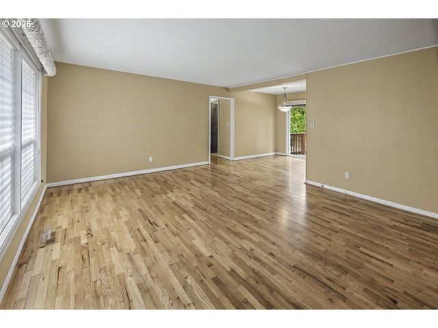 2100 WAHCLELLAH Ave, Vancouver, WA 98661