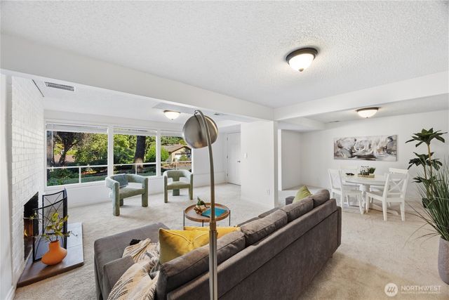 6215 122nd Avenue SE, Bellevue, WA 98006