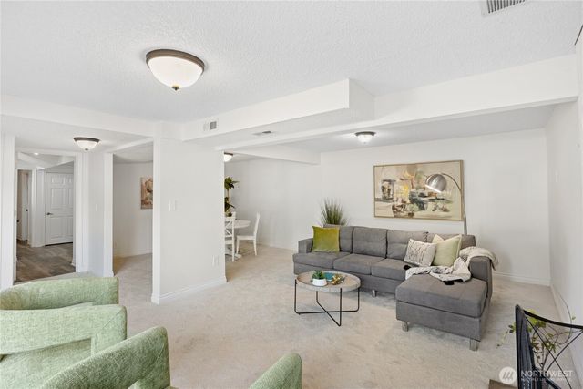 6215 122nd Avenue SE, Bellevue, WA 98006