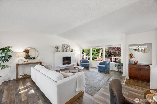 6215 122nd Avenue SE, Bellevue, WA 98006