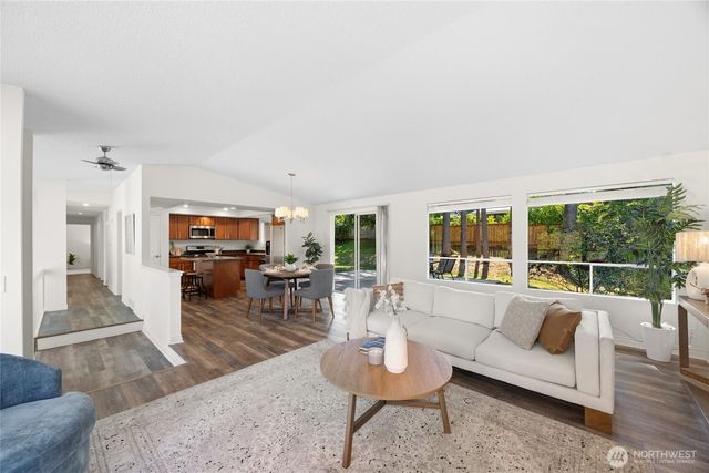 6215 122nd Avenue SE, Bellevue, WA 98006