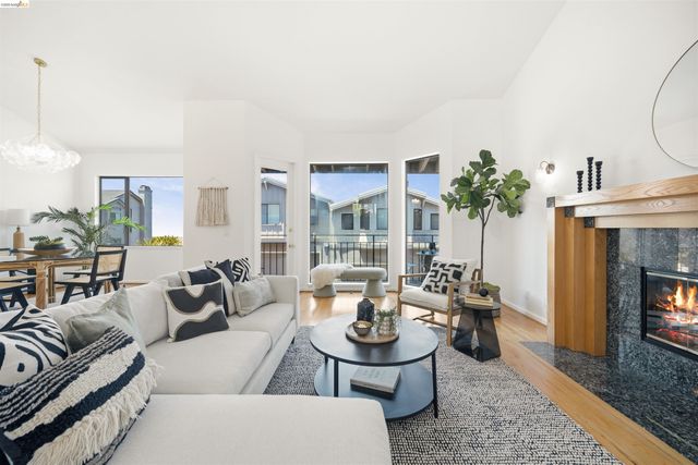3 Windward Hl, Oakland, CA 94618