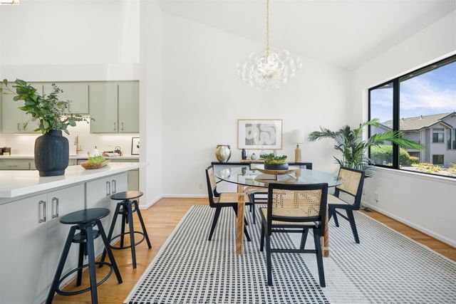 3 Windward Hl, Oakland, CA 94618