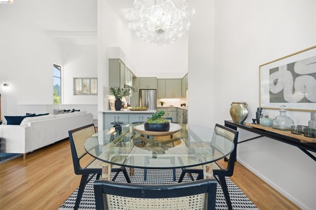 3 Windward Hl, Oakland, CA 94618