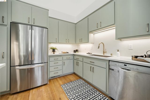 3 Windward Hl, Oakland, CA 94618