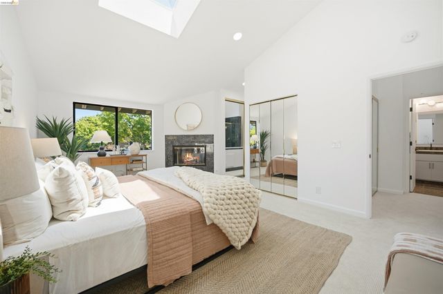 3 Windward Hl, Oakland, CA 94618