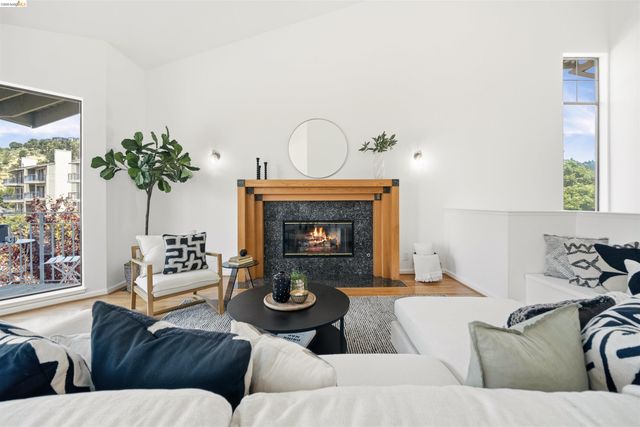 3 Windward Hl, Oakland, CA 94618